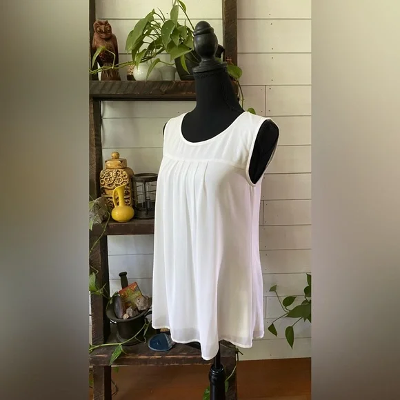Timeson: White Sleeveless Pleated Blouse - Picture 7 of 16